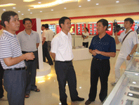 南平市委副書記黃福清、市委常委統(tǒng)戰(zhàn)部部長(zhǎng)黃健平一行視察虹潤(rùn)公司