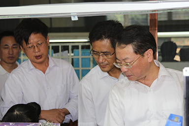 福建省紀(jì)委副書記、監(jiān)察廳廳長陳善光一行視察虹潤公司